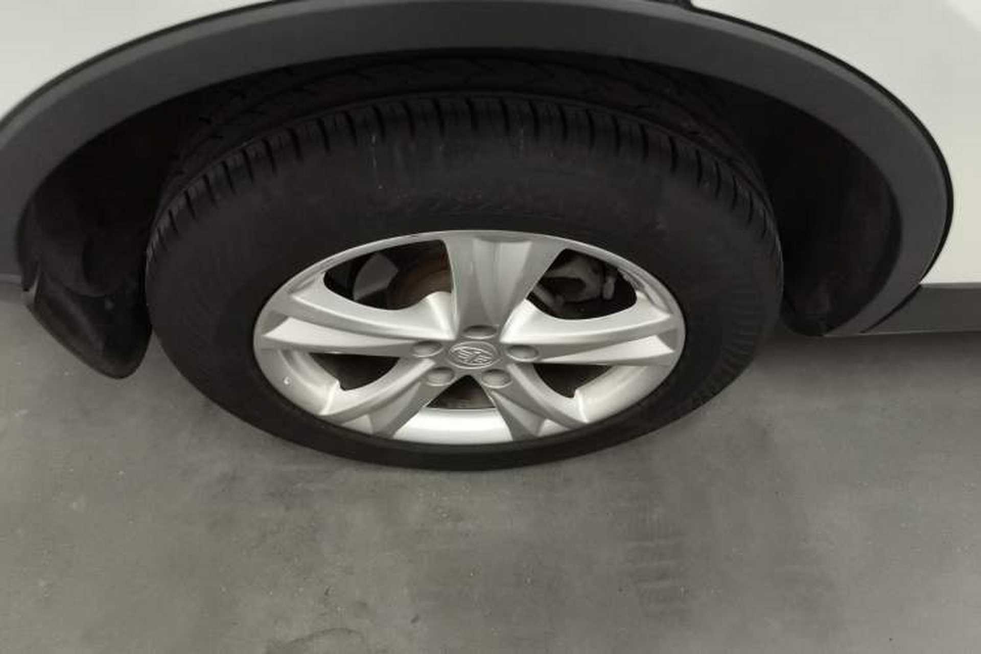 Used Bestune X80 2016 2.0L Automatic Luxury Model Right Rear Wheel Hub