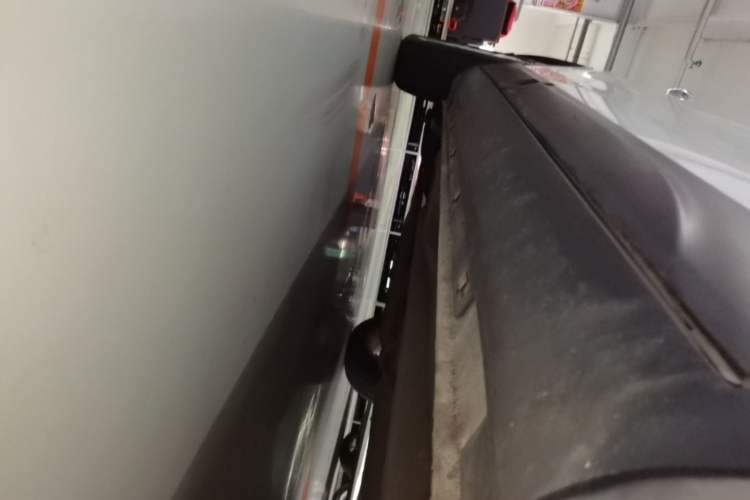 Used Bestune X80 2016 2.0L Automatic Luxury Model Right Side Sill
