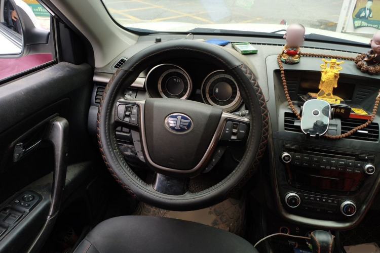 Used Bestune X80 2016 2.0L automatic Comfort trim level Steering Wheel