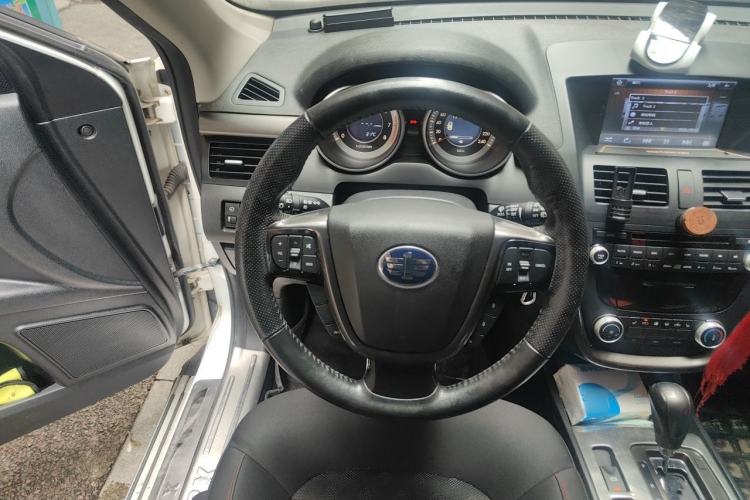 Used Bestune X80 2016 1.8T automatic comfort version Steering Wheel