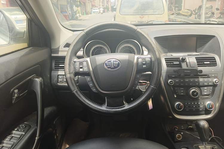 Used Bestune X80 2016 1.8T Automatic Luxury Model Steering Wheel