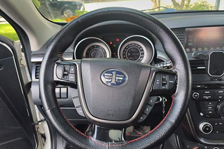 Used Bestune X80 2016 2.0L automatic Comfort trim level Steering Wheel