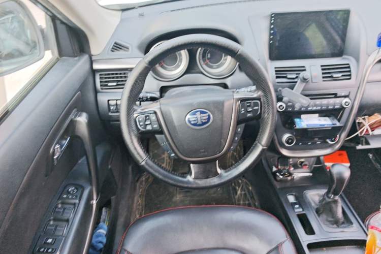 Used Bestune X80 2016 2.0L manual Comfort trim level Steering Wheel