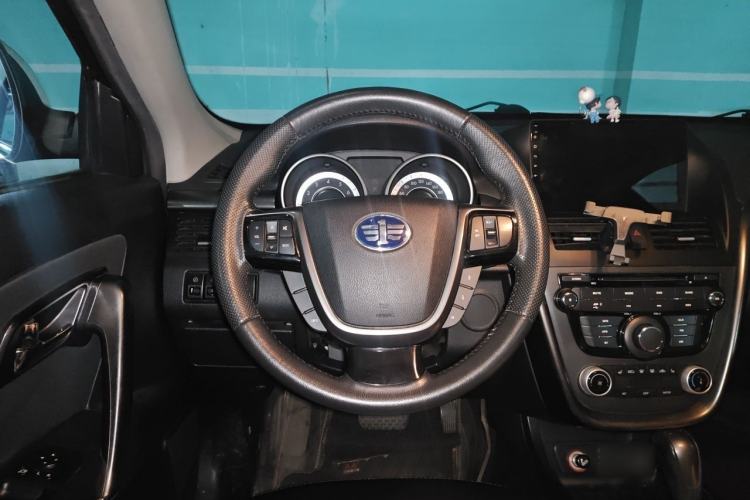 Used Bestune X80 2016 2.0L automatic Comfort trim level Steering Wheel
