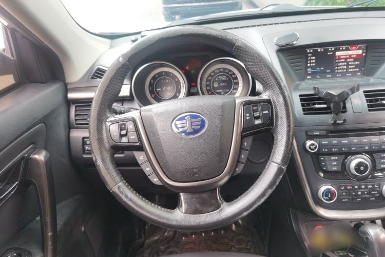 Used Bestune X80 2016 1.8T Automatic Luxury Model Steering Wheel
