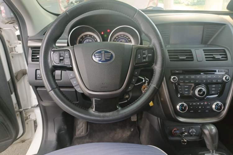 Used Bestune X80 2016 2.0L Automatic Luxury Model Steering Wheel
