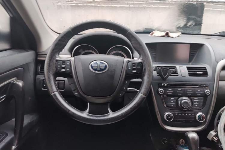 Used Bestune X80 2016 2.0L automatic Comfort trim level Steering Wheel