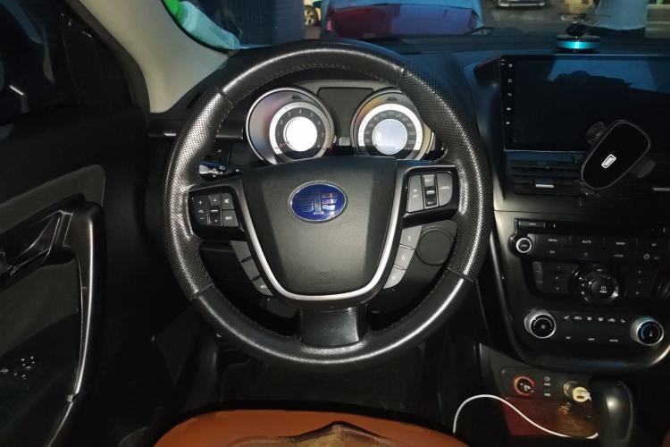 Used Bestune X80 2016 2.0L automatic Comfort trim level Steering Wheel