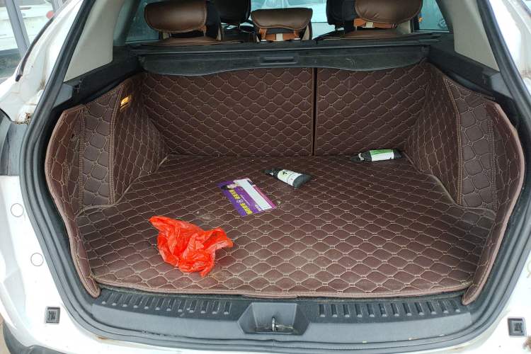 Used Bestune X80 2016 2.0L manual base trim Trunk