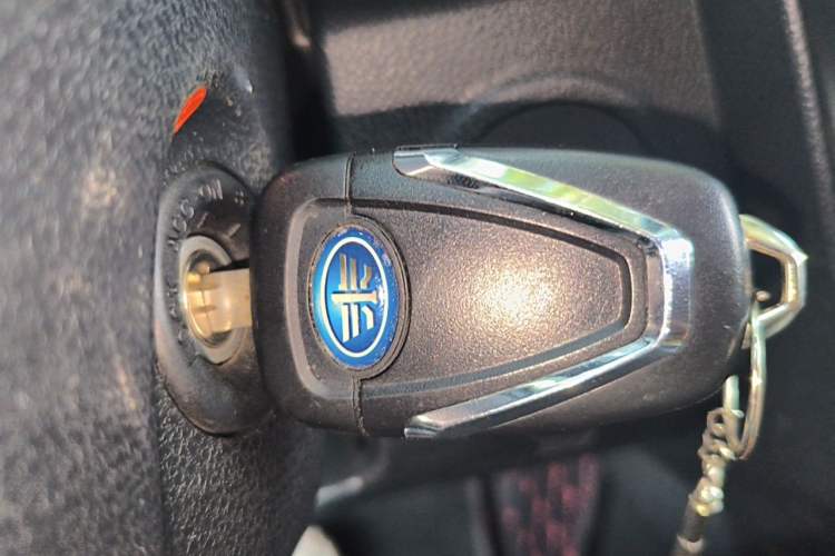 Used Bestune X80 2016 2.0L automatic Comfort trim level Vehicle Key