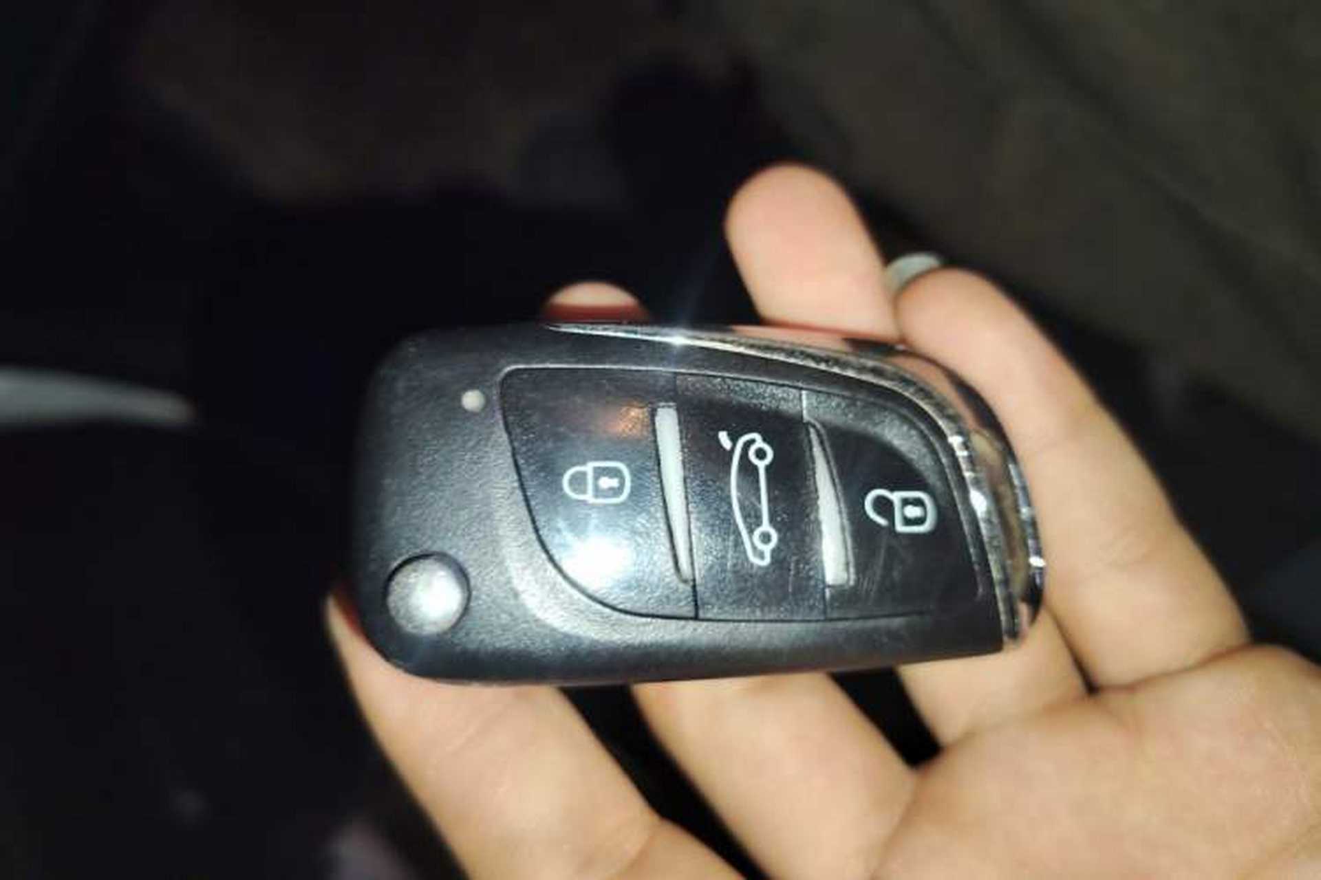 Used Bestune X80 2016 2.0L automatic Comfort trim level Vehicle Key