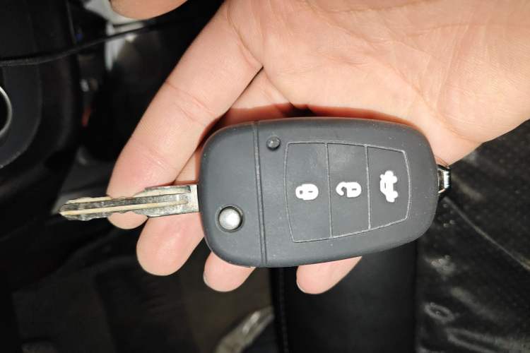 Used Bestune X80 2016 2.0L automatic Comfort trim level Vehicle Key