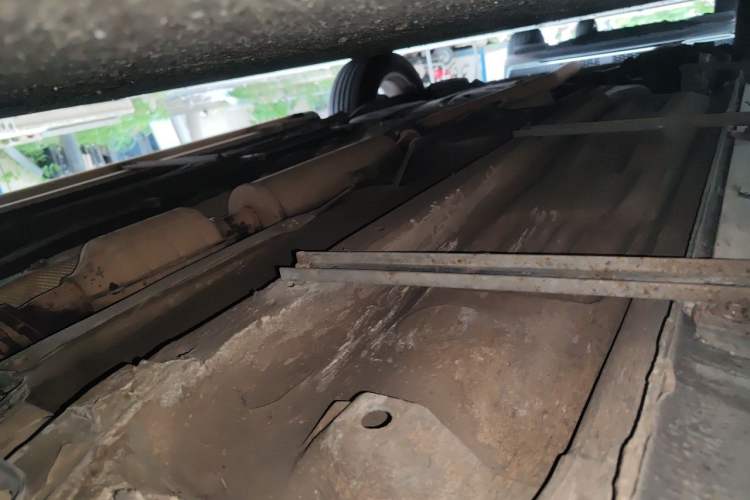 Used Bestune X80 2017 1.8T Automatic Luxury Model Chassis Front Right