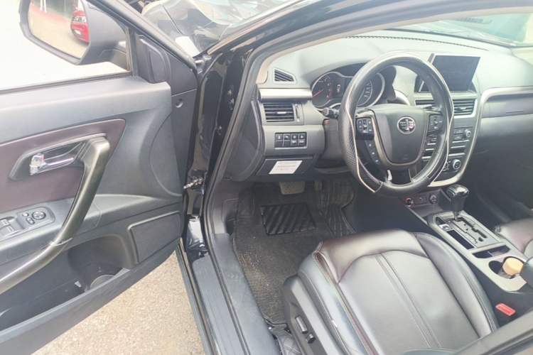 Used Bestune X80 2017 1.8T Automatic Luxury Model Driver Seat