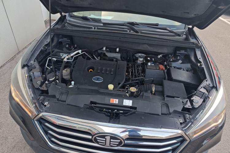 Used Bestune X80 2017 2.0L Automatic Elite Edition Engine Bay