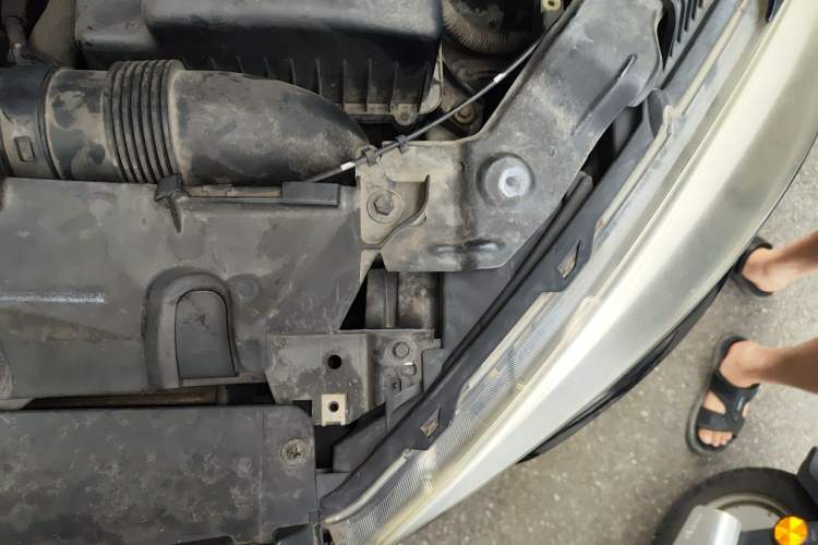 Used Bestune X80 2017 1.8T Automatic Luxury Model Engine Bay Left