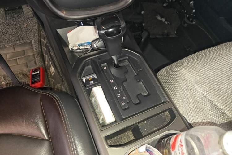 Used Bestune X80 2017 1.8T Automatic Luxury Model Gear Lever