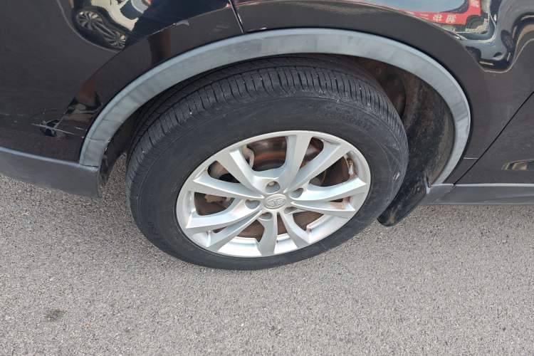 Used Bestune X80 2017 2.0L Automatic Elite Edition Left Front Wheel Hub