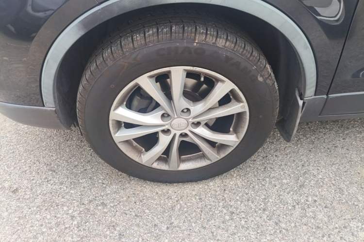 Used Bestune X80 2017 1.8T Automatic Luxury Model Left Front Wheel Hub