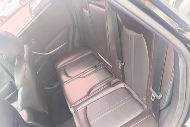 Used Bestune X80 2017 1.8T Automatic Luxury Model Left Rear Seat