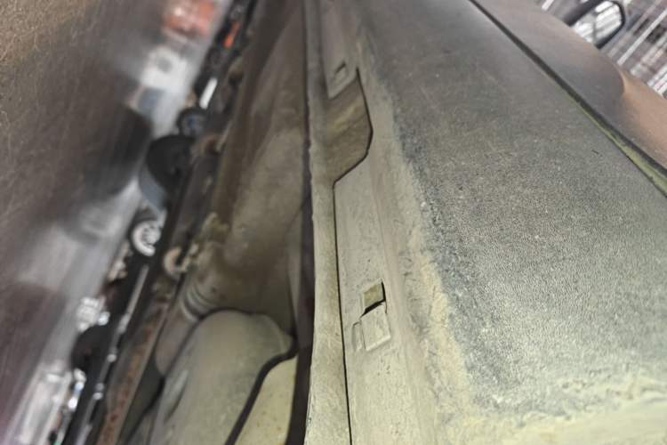 Used Bestune X80 2017 1.8T Automatic Luxury Model Left Side Sill