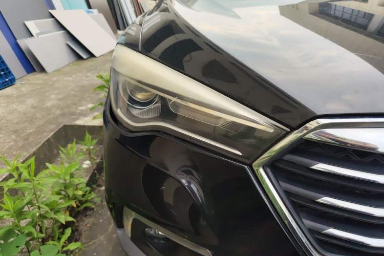 Used Bestune X80 2017 1.8T Automatic Luxury Model Right Front Headlight