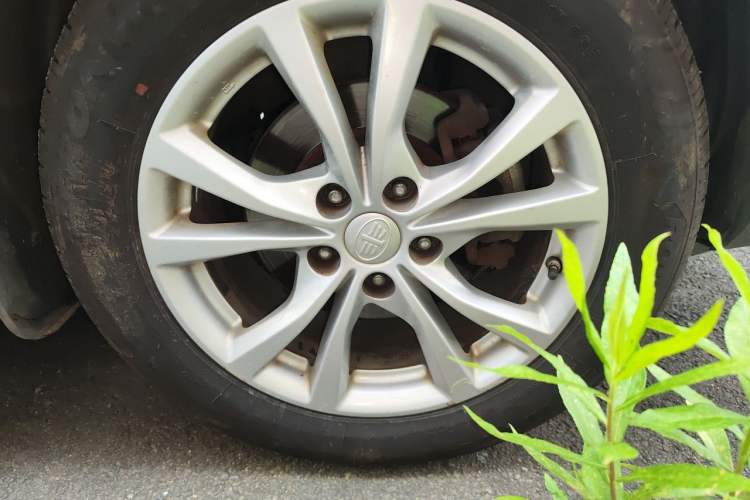 Used Bestune X80 2017 1.8T Automatic Luxury Model Right Front Wheel Hub