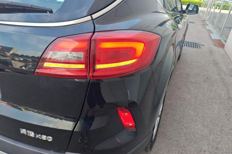 Used Bestune X80 2017 2.0L Automatic Elite Edition Right Rear Taillight