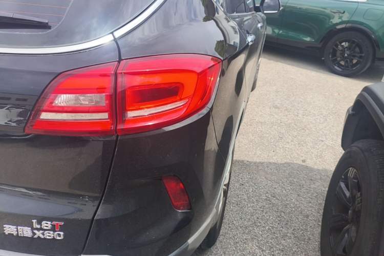 Used Bestune X80 2017 1.8T Automatic Luxury Model Right Rear Taillight