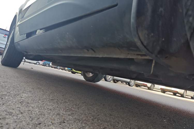 Used Bestune X80 2017 2.0L Automatic Elite Edition Right Side Sill