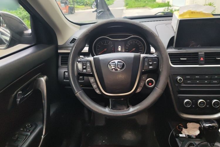 Used Bestune X80 2017 1.8T Automatic Luxury Model Steering Wheel
