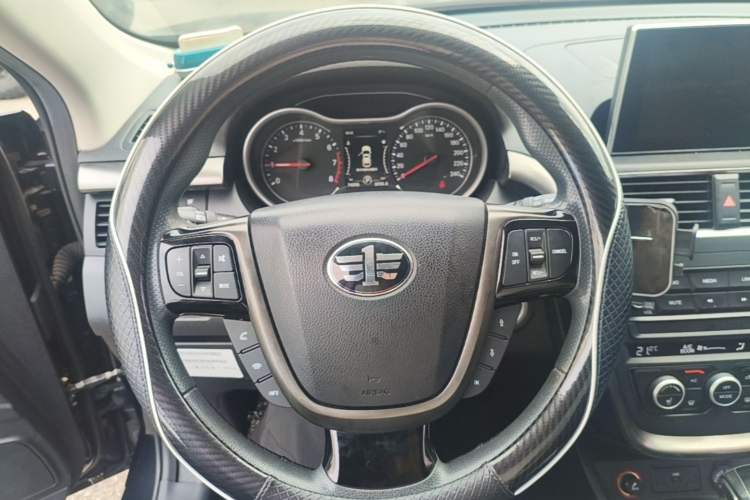 Used Bestune X80 2017 1.8T Automatic Luxury Model Steering Wheel