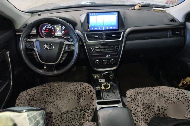 Used Bestune X80 2017 2.0L Automatic Elite Edition Center Console
