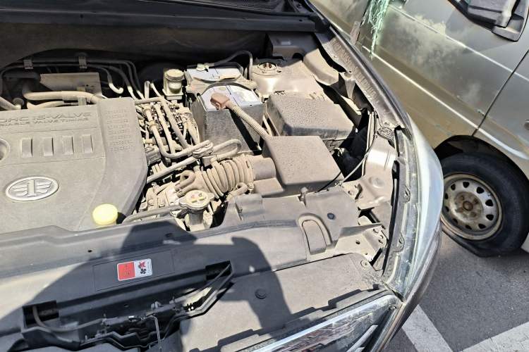 Used Bestune X80 2017 2.0L automatic Technology trim level Engine Bay Left