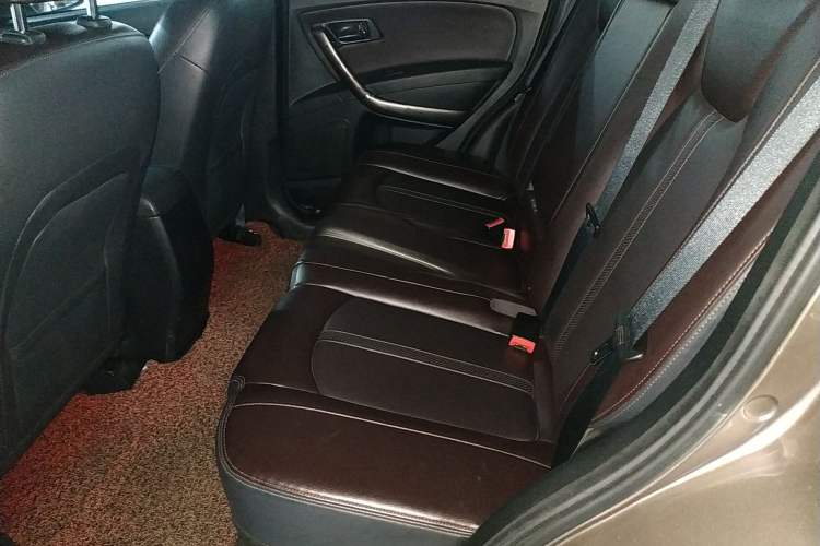 Used Bestune X80 2017 1.8T Automatic Luxury Model Interior 1