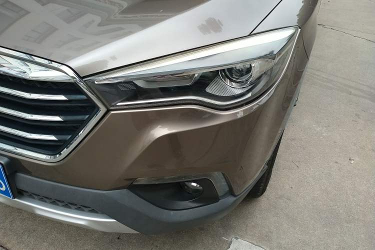 Used Bestune X80 2017 2.0L automatic Technology trim level Left Front Headlight
