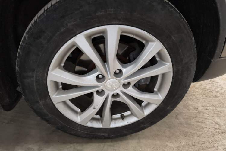 Used Bestune X80 2017 2.0L Automatic Elite Edition Right Front Wheel Hub