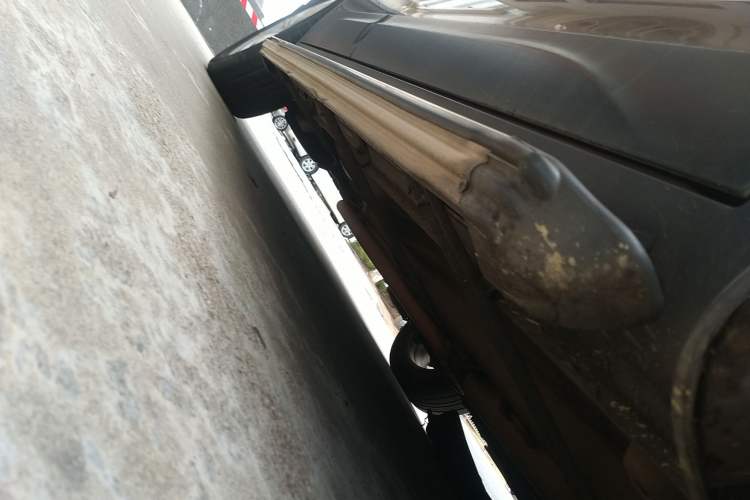 Used Bestune X80 2017 2.0L automatic Technology trim level Right Side Sill