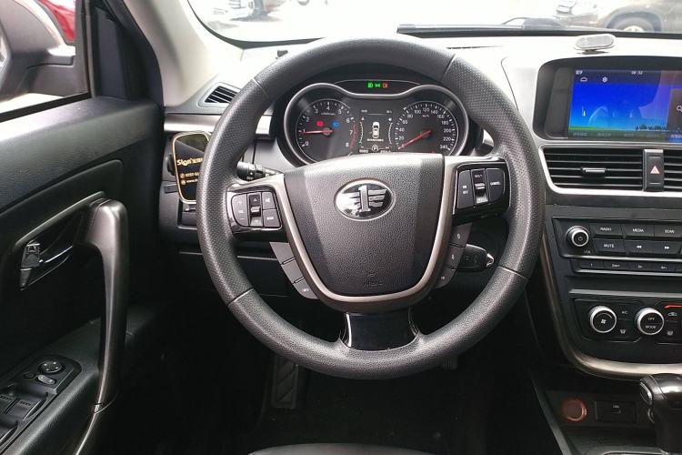 Used Bestune X80 2017 2.0L automatic Technology trim level Steering Wheel