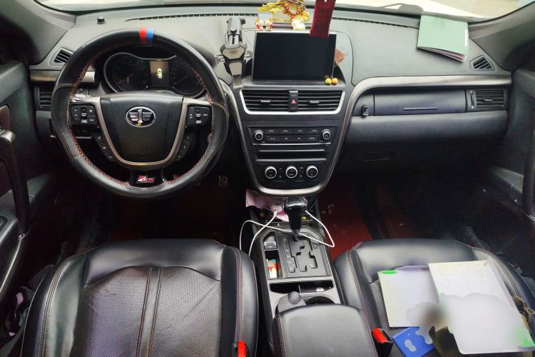 Used Bestune X80 2017 1.8T Automatic Sport Model Center Console