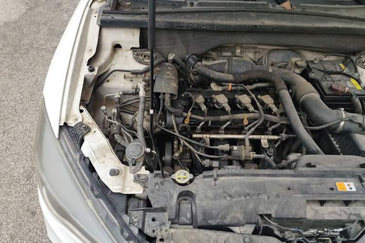 Used Bestune X80 2017 1.8T Automatic Sport Model Engine Bay Right
