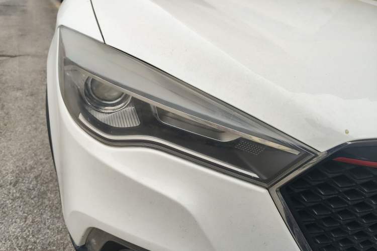 Used Bestune X80 2017 1.8T Automatic Sport Model Right Front Headlight