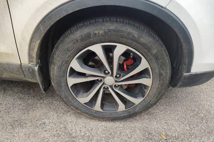 Used Bestune X80 2017 1.8T Automatic Sport Model Right Front Wheel Hub