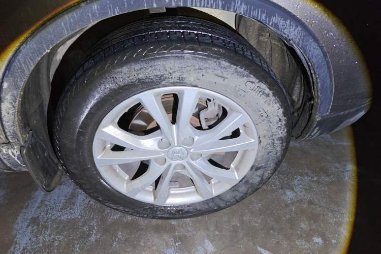 Used Bestune X80 2017 1.8T Automatic Luxury Model Right Front Wheel Hub