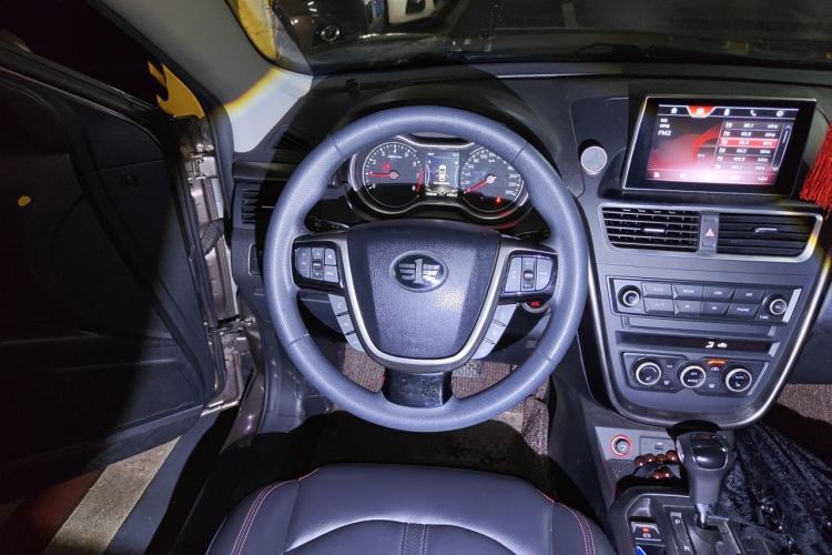 Used Bestune X80 2017 1.8T Automatic Luxury Model Steering Wheel
