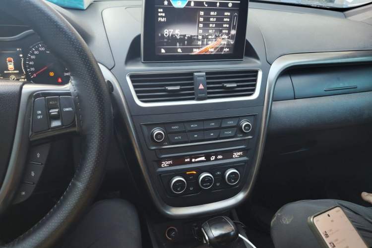 Used Bestune X80 2017 1.8T Automatic Sport Model Audio And AC Panel