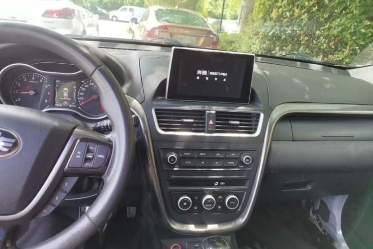 Used Bestune X80 2017 2.0L Automatic Elite Edition Audio And AC Panel