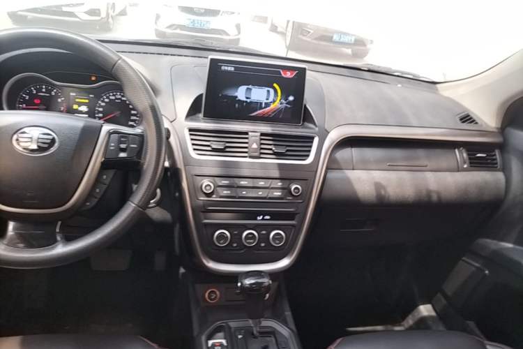 Used Bestune X80 2017 1.8T Automatic Luxury Model Audio And AC Panel