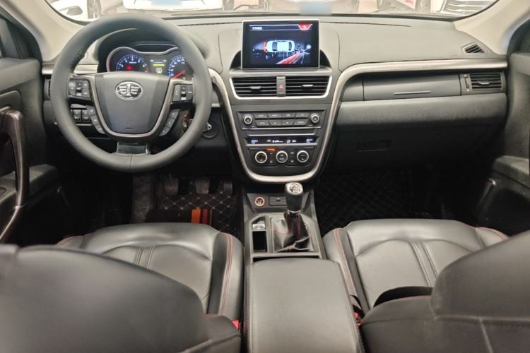 Used Bestune X80 2017 2.0L Manual Luxury Edition Center Console