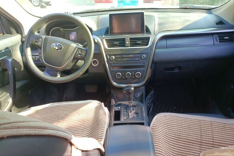 Used Bestune X80 2017 1.8T Automatic Luxury Model Center Console